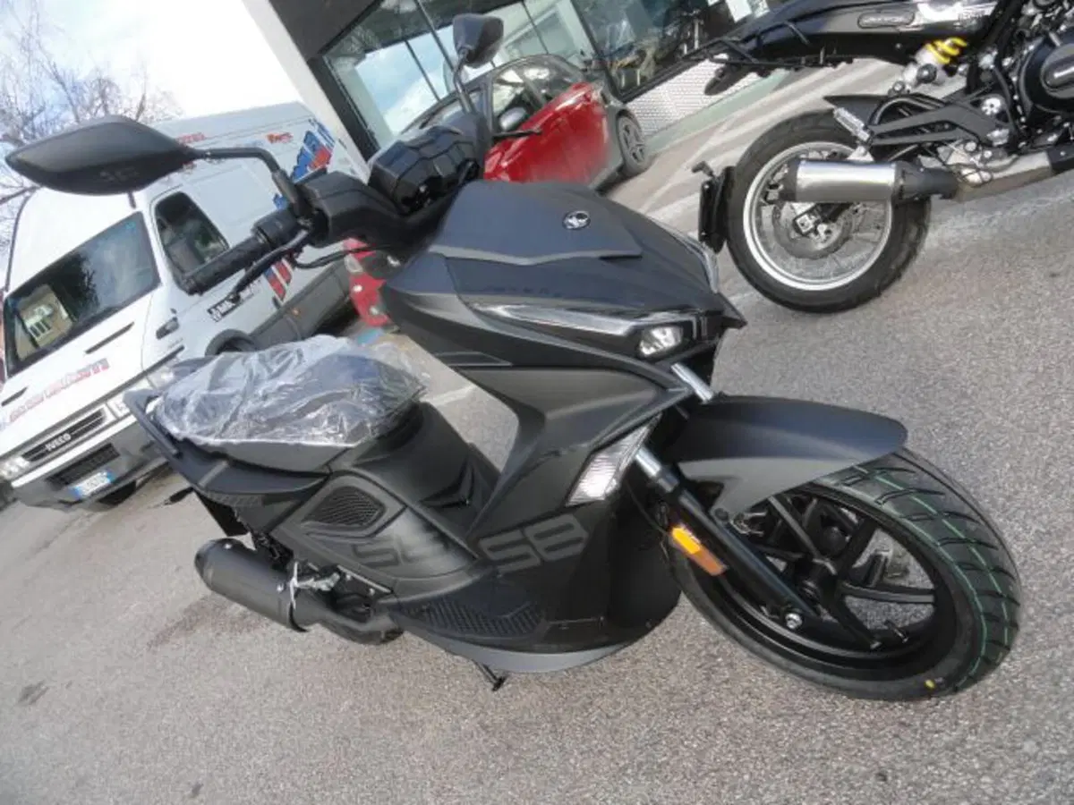Kymco Super 8 50 R (2022 - 26) (2)