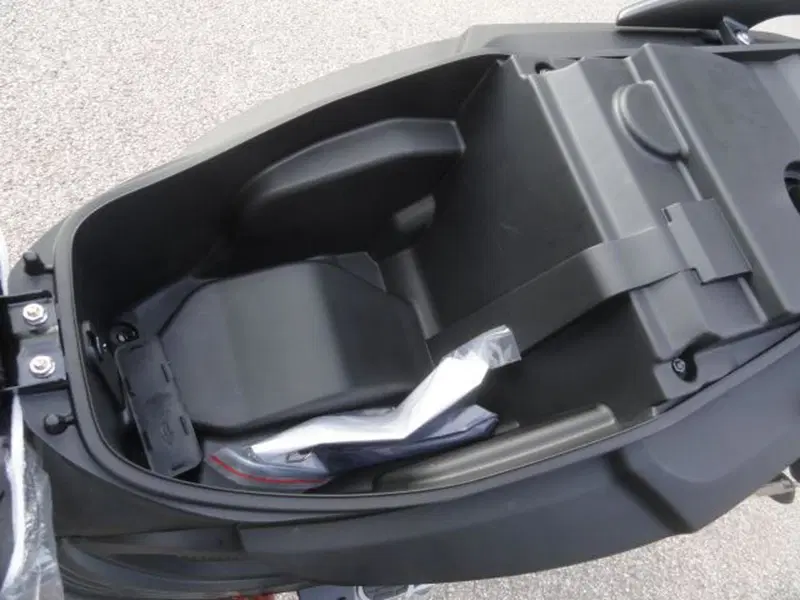 Kymco Super 8 50 R (2022 - 26) (12)