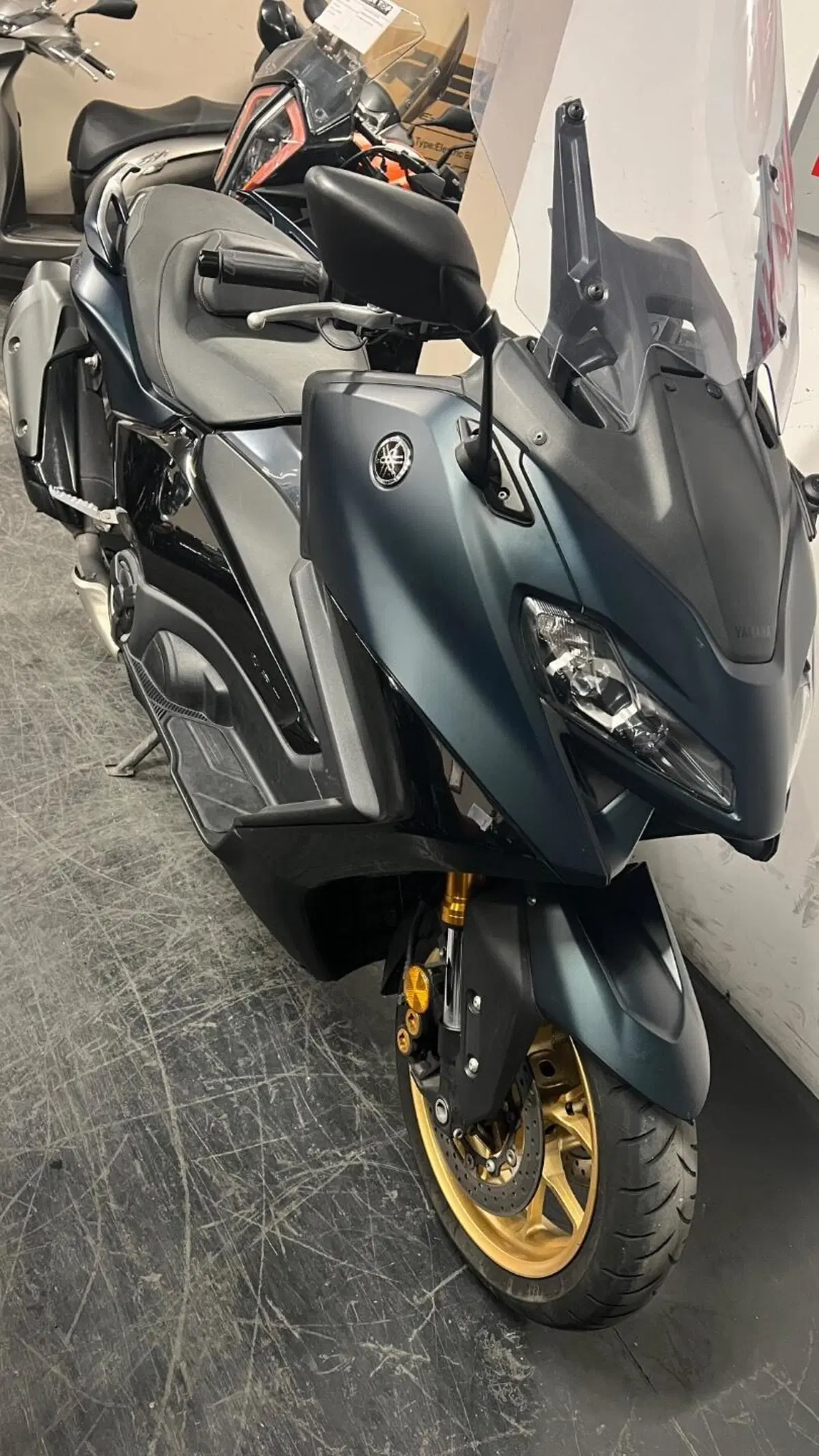 Yamaha T-Max 560 Tech Max (2022 - 24) (10)