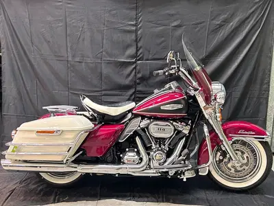 Harley-Davidson Electra Glide Highway King (2023) usata