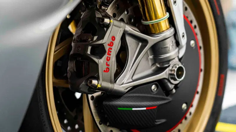MV Agusta Superveloce 1000 Serie Oro (2024 - 26) (15)