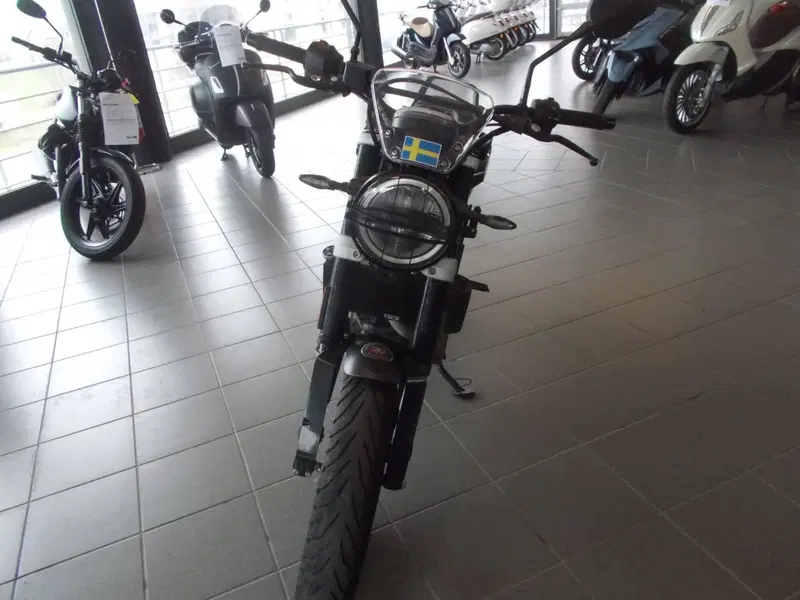 Husqvarna Svartpilen 401 (2018 - 19) (5)