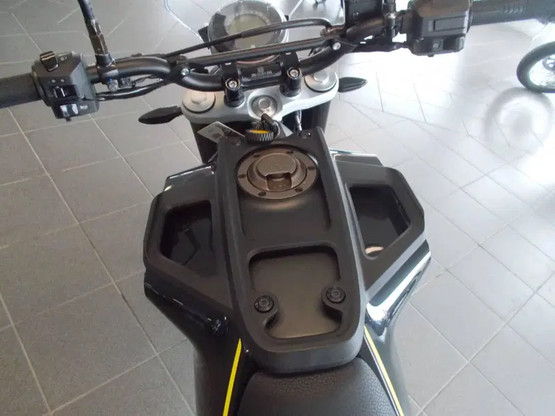Husqvarna Svartpilen 401 (2018 - 19) (6)
