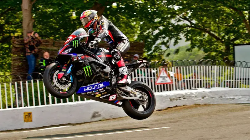 100 giorni al Tourist Trophy 2026: guida alle novit&agrave; della road race pi&ugrave; affascinante del mondo