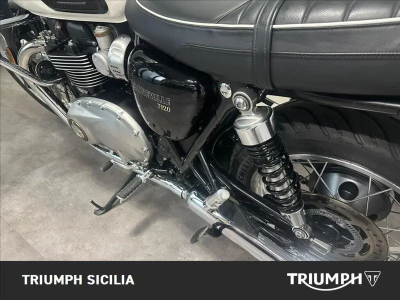Triumph Bonneville T120 (2021 - 25) (17)