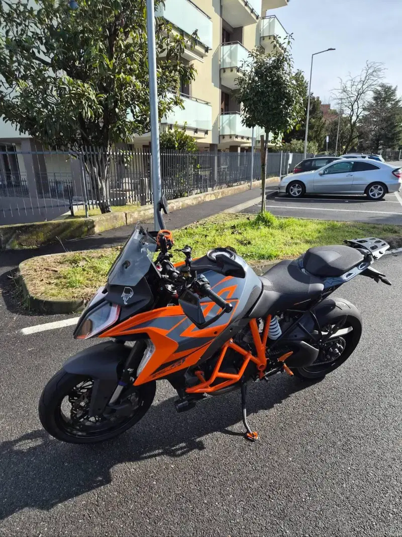 KTM 1290 Super Duke GT (2022 - 25) (2)