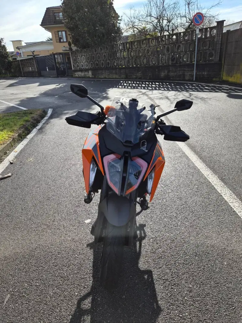 KTM 1290 Super Duke GT (2022 - 25) (4)