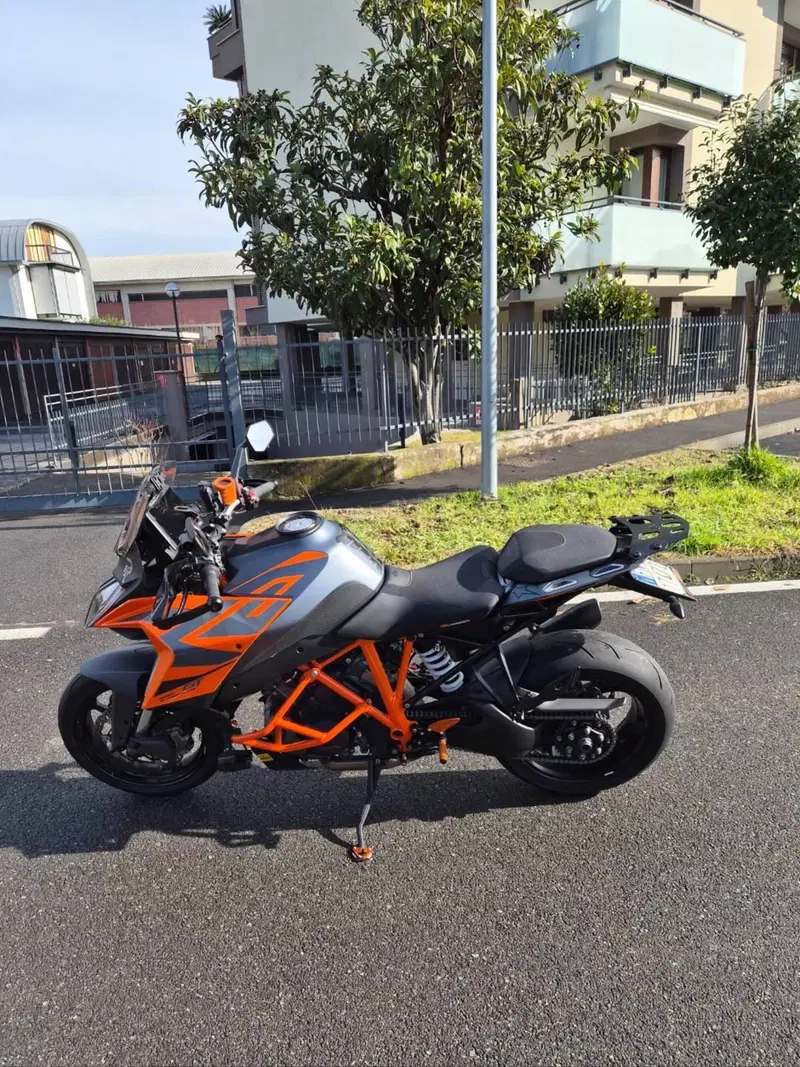 KTM 1290 Super Duke GT (2022 - 25) (5)