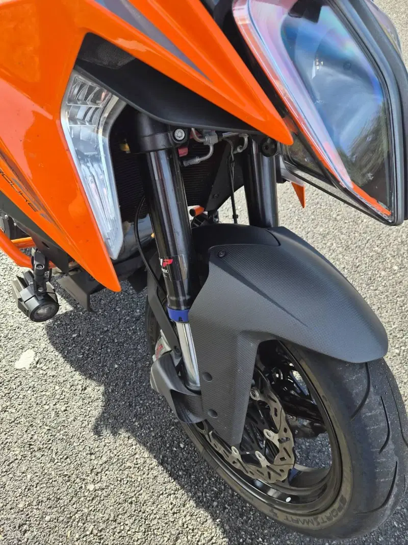 KTM 1290 Super Duke GT (2022 - 25) (9)