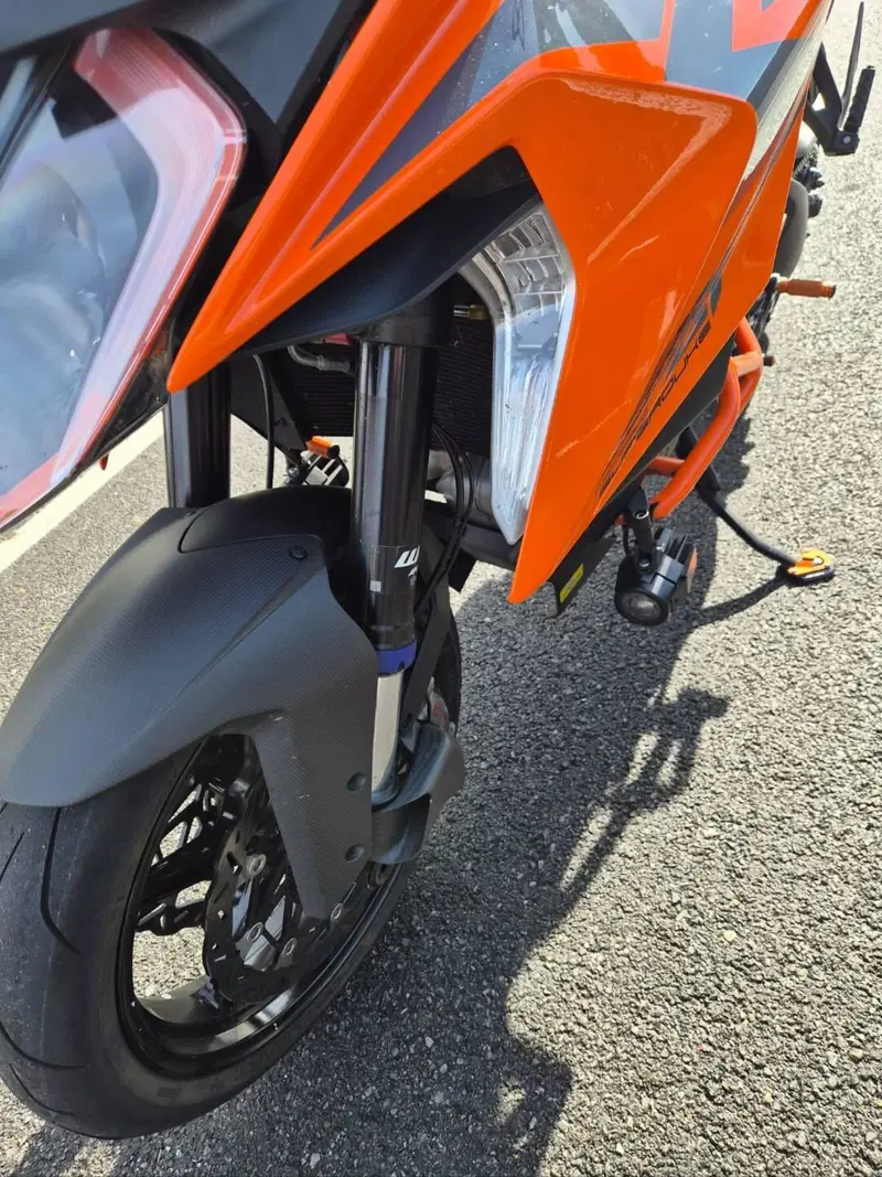 KTM 1290 Super Duke GT (2022 - 25) (10)