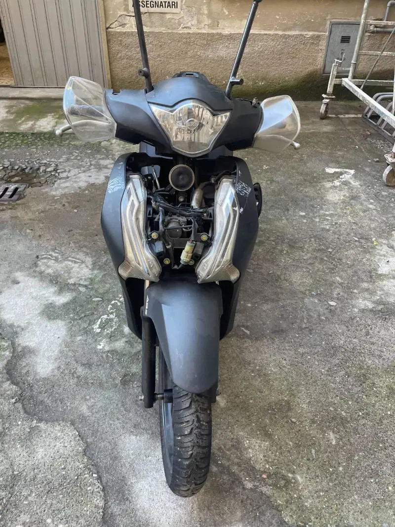 Honda SH 150i ABS (2013 - 16) (2)