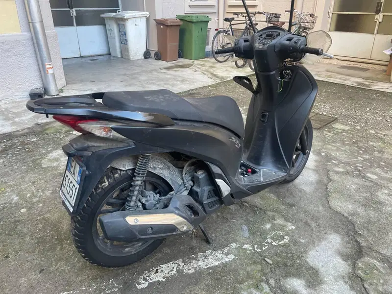 Honda SH 150i ABS (2013 - 16) (4)
