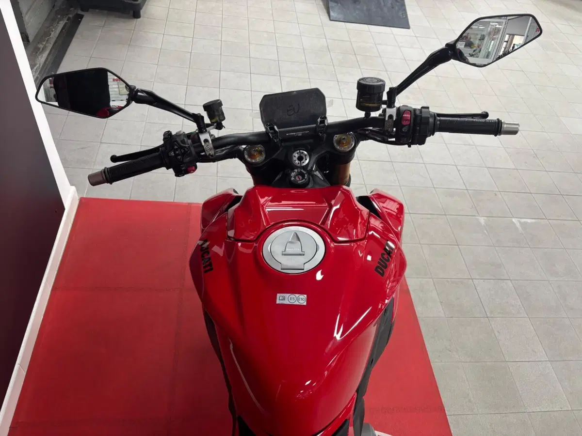 Ducati Streetfighter V2 S (2025 - 26) (12)