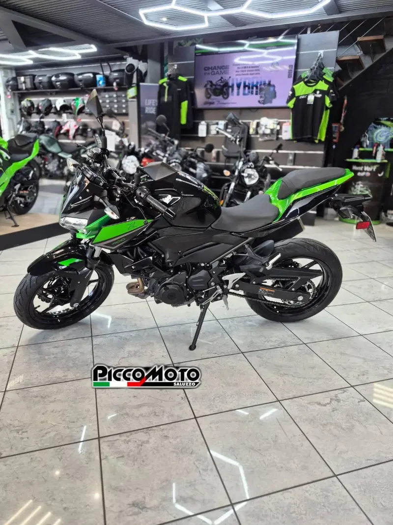 Kawasaki Z 400 (2023) (8)