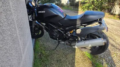 Ducati Monster 695 (2006 - 08) usata