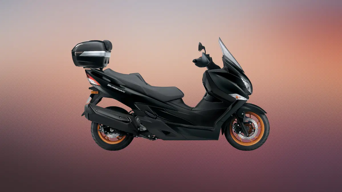 Suzuki Burgman 400 Comfort: il leggendario scooter è ancora più comodo. Cosa cambia [GALLERY] (3)