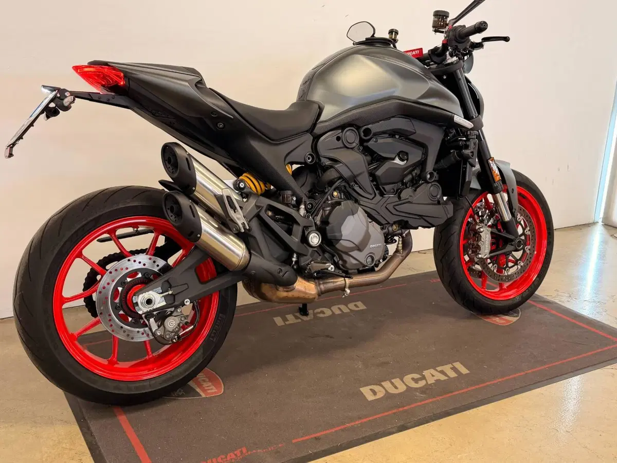 Ducati Monster 937 + (2021 - 25) (7)