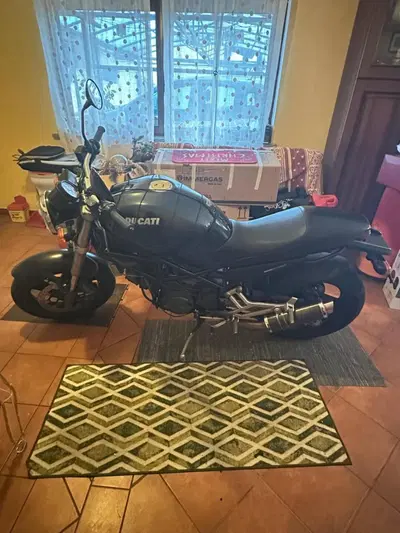 Ducati Monster 750  City Dark (1999 - 02) usata