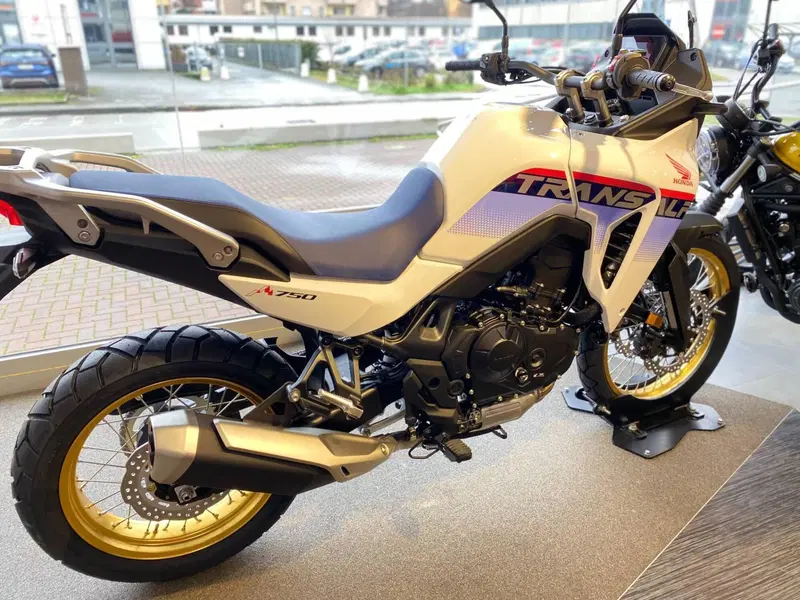 Honda Transalp XL750 (2025) (3)