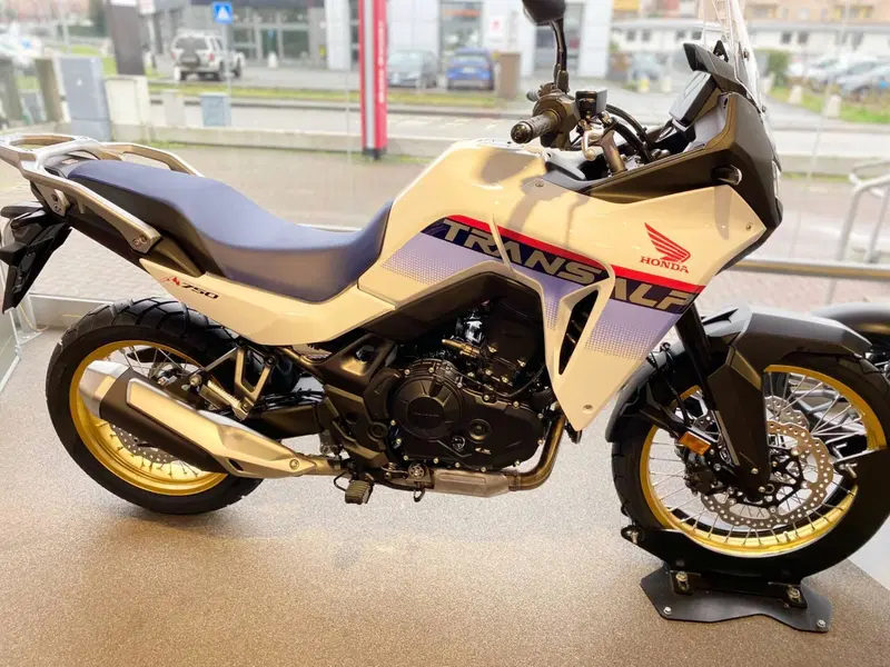Honda Transalp XL750 (2025)