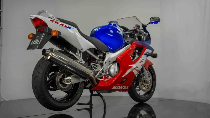 Honda CBR 600 F (1999 - 00) (7)