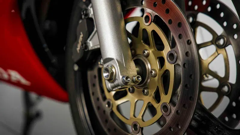 Honda CBR 600 F (1999 - 00) (11)
