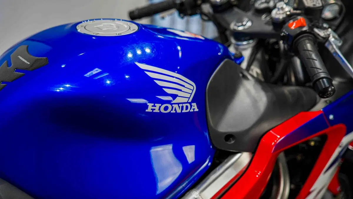 Honda CBR 600 F (1999 - 00) (13)