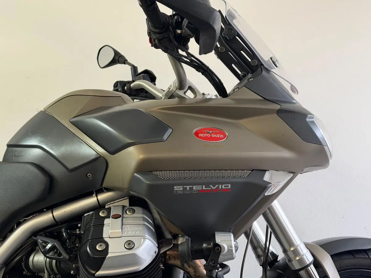 Moto Guzzi Stelvio 1200 NTX (2009 - 10) (6)