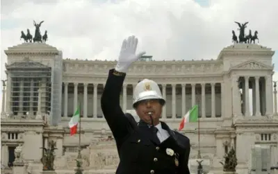 Roma, controlli in strada e sequestri di mezzi illegali