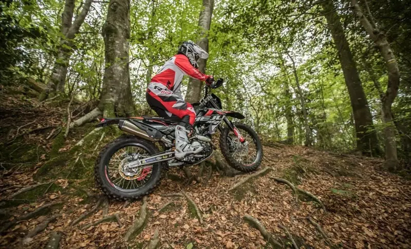 Rieju MR 125 Pro (2026) (2)