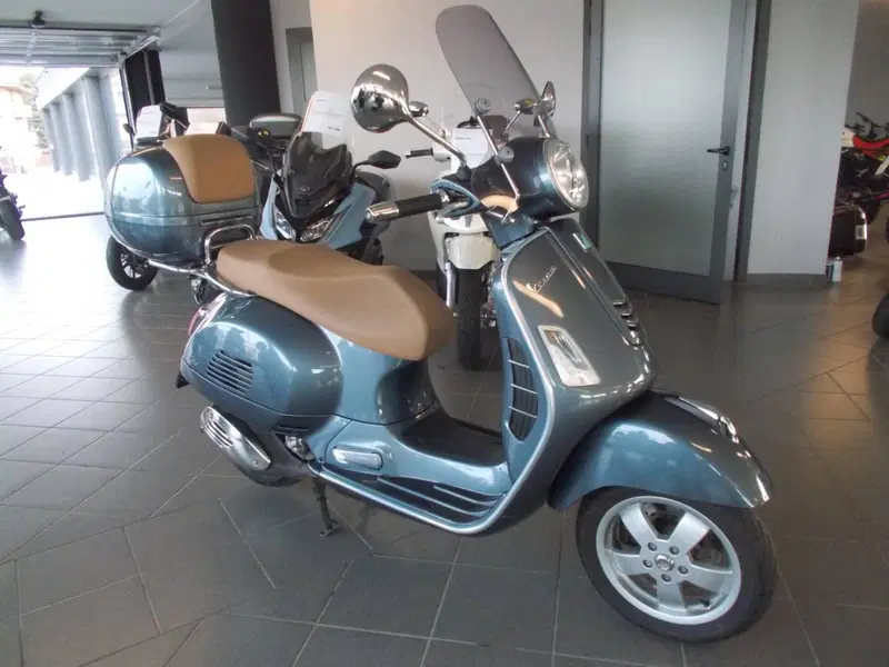 Vespa GTS 300 (2017 - 18)