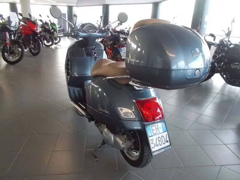 Vespa GTS 300 (2017 - 18) (4)