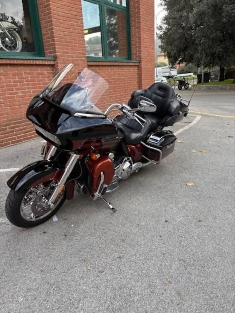 Harley-Davidson 1800 Road Glide Ultra (2014 - 16) - FLTRUSE (3)