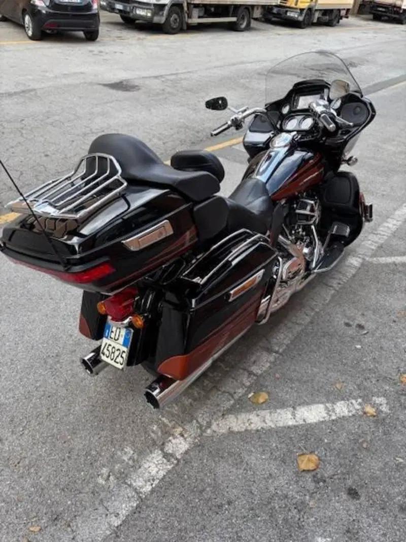 Harley-Davidson 1800 Road Glide Ultra (2014 - 16) - FLTRUSE (5)