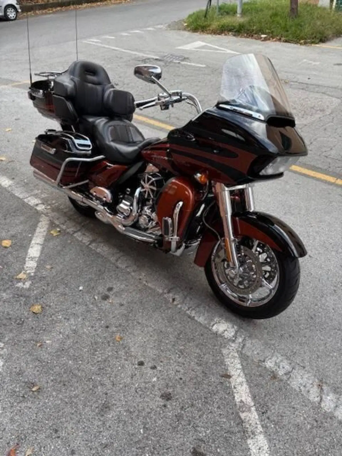 Harley-Davidson 1800 Road Glide Ultra (2014 - 16) - FLTRUSE (6)