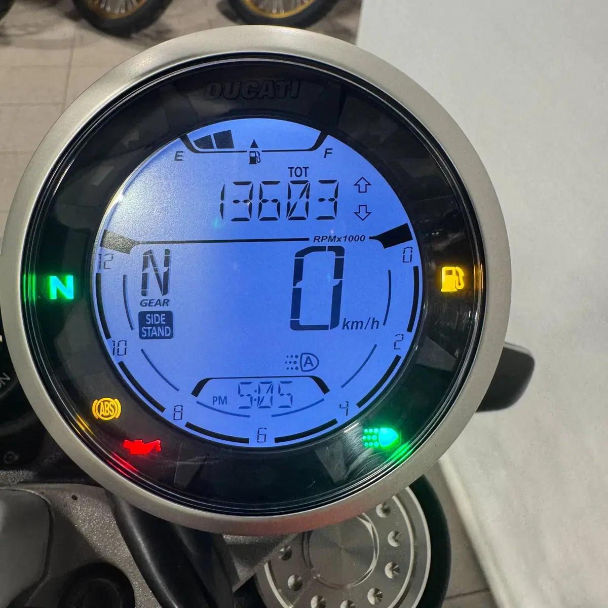 Ducati Scrambler 800 Icon (2017 - 20) (4)