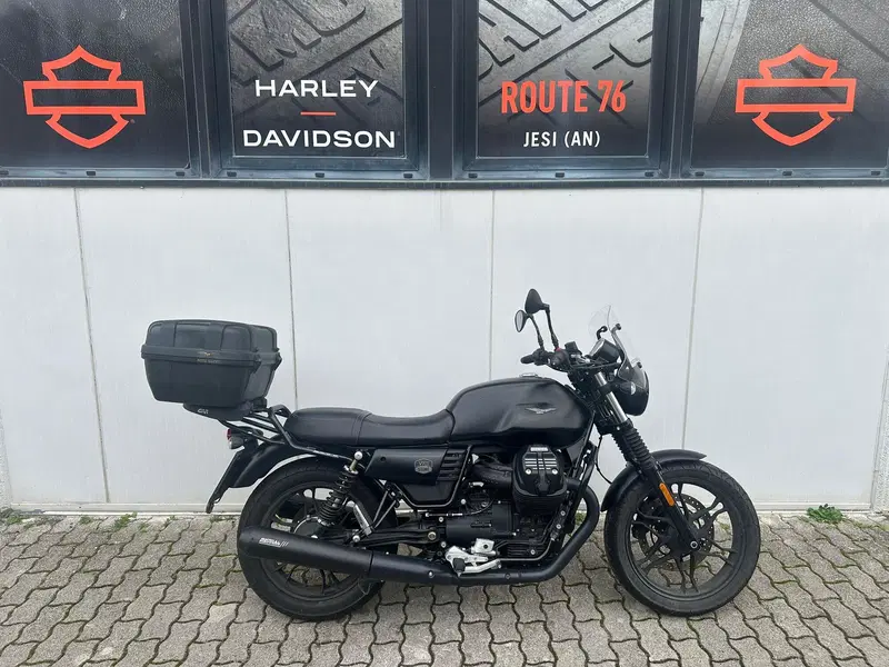 Moto Guzzi V7 III Stone (2017 - 20)