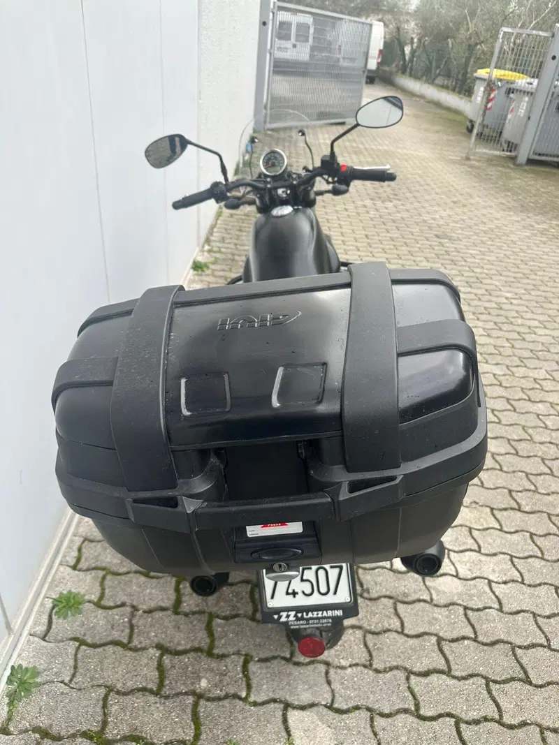 Moto Guzzi V7 III Stone (2017 - 20) (5)