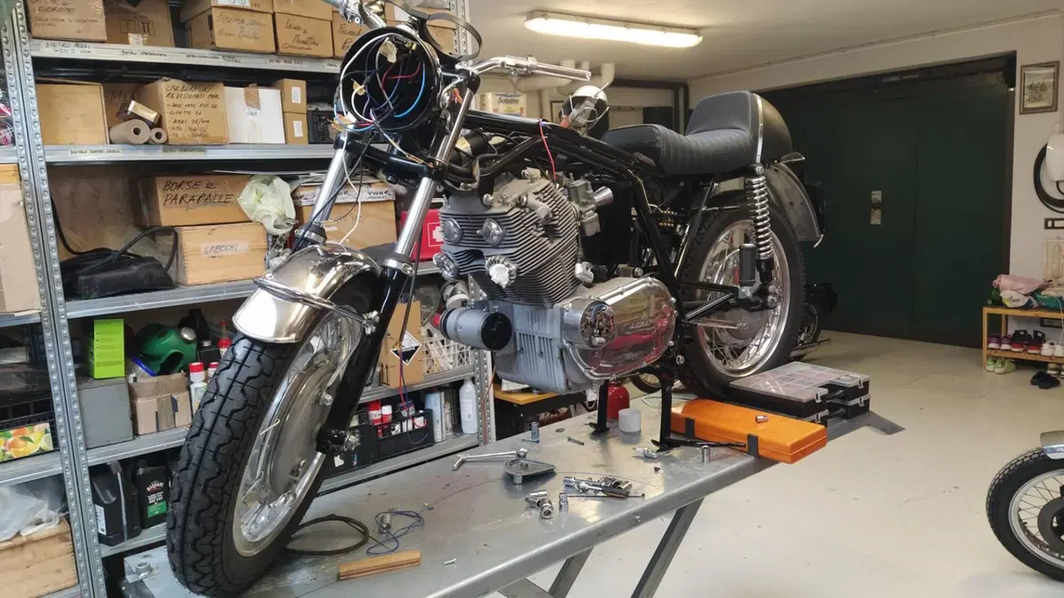 Laverda SF 750 (6)