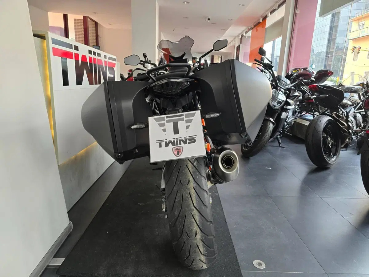 KTM 1290 Super Duke GT (2022 - 25) (7)