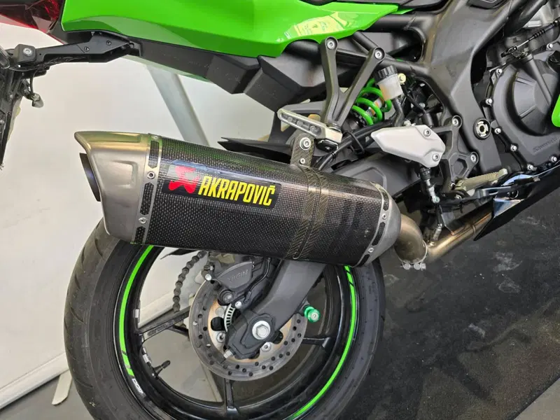 Kawasaki Ninja ZX-4RR Performance (2025 - 26) (12)