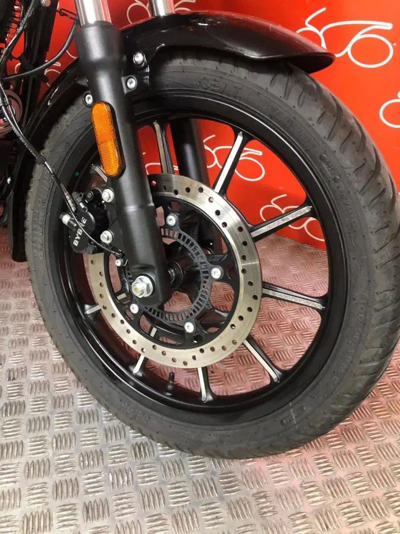 Royal Enfield Meteor 350 (2021 - 26) (6)