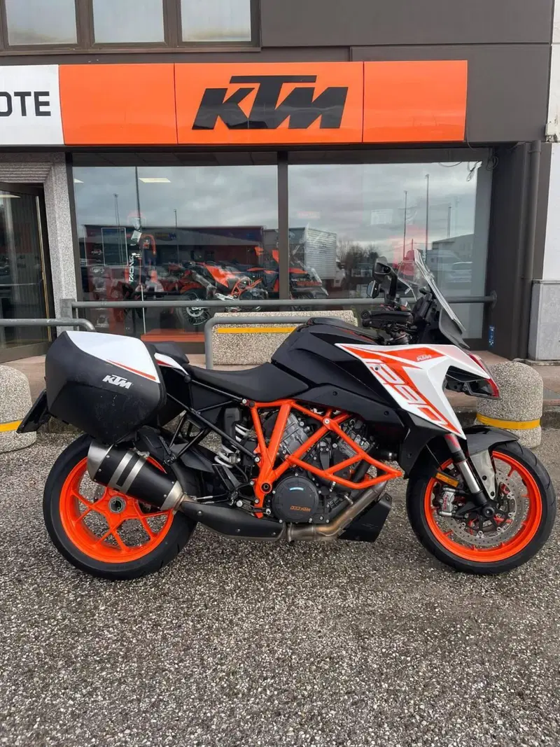 KTM 1290 Super Duke GT (2021)