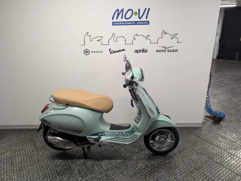 Vespa Primavera 125 Batik (2024 - 26)