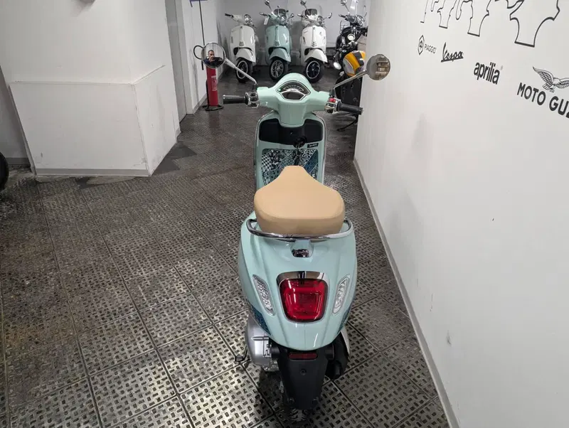 Vespa Primavera 125 Batik (2024 - 26) (3)