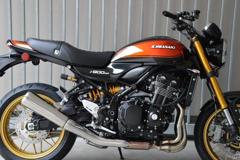 Kawasaki Z 900 RS SE (2026) (2)