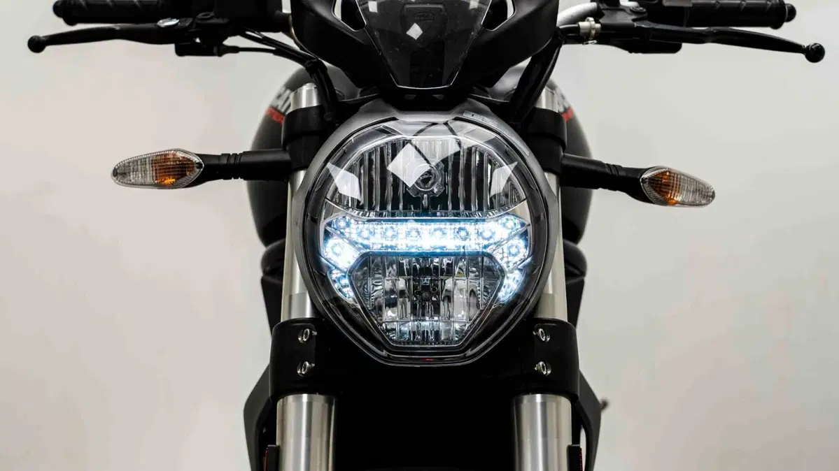 Ducati Monster 797 Plus (2019) (18)