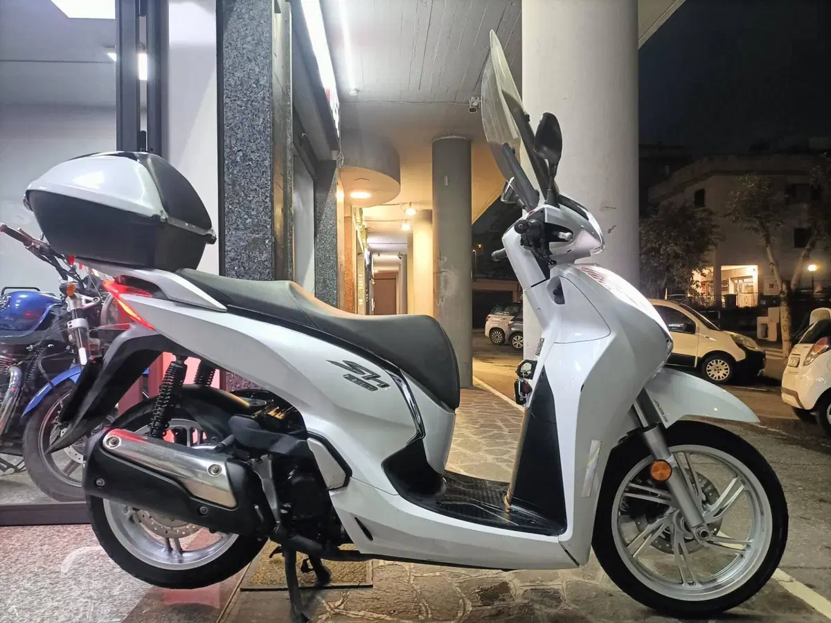 Honda SH 300 i ABS (2016 - 20) (3)