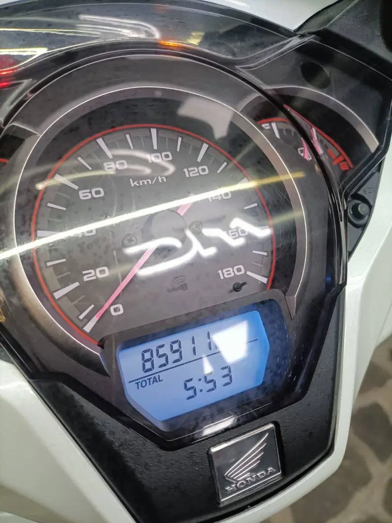 Honda SH 300 i ABS (2016 - 20) (8)