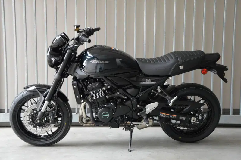 Kawasaki Z 900 RS Black Ball Edition (2026) (7)